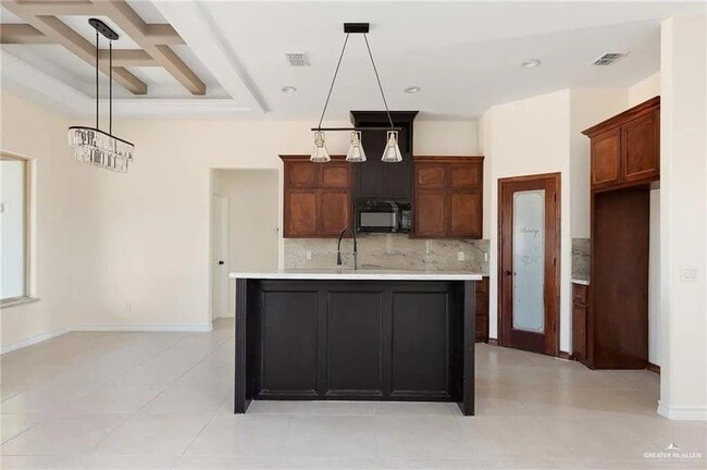 Photo - 8 Whitewing St