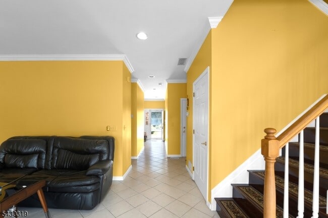 Photo - 72 Albert Ct