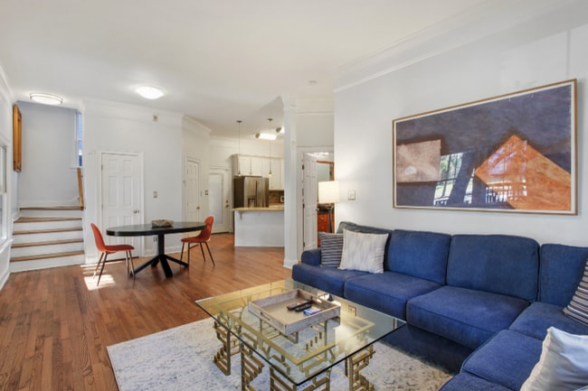 Photo - 102 W 36th St