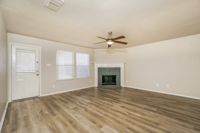 Photo - 27218 Lasso Bend