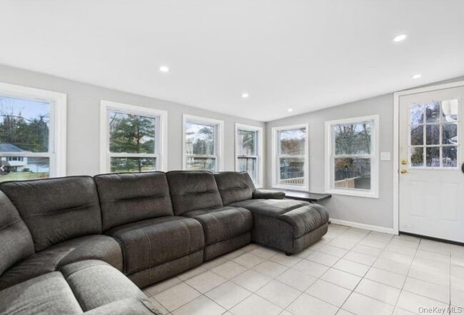 Photo - 98 Widmer Rd