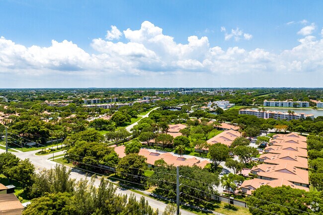 Photo - Huntington Pointe