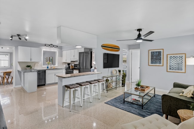 85 7th St N