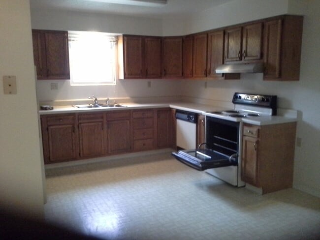 Kitchen - 119 Valley View Dr Unit #1