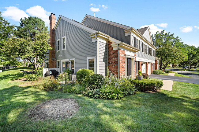 Building Photo - 2462 E Towne Blvd Rental