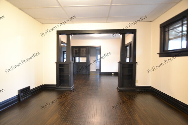 Photo - 573 Dover St