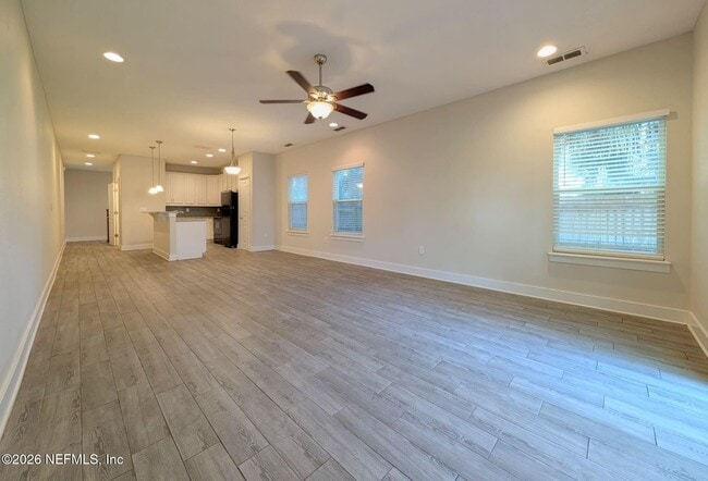 Photo - 629 2nd St S