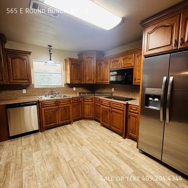 Photo - 565 E Roundbunch Rd Unit B