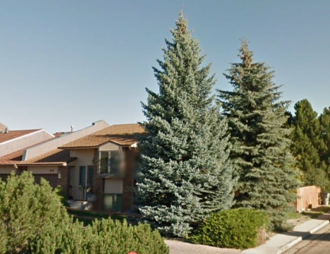Front Exterior - 5510A TOWNSEND PL