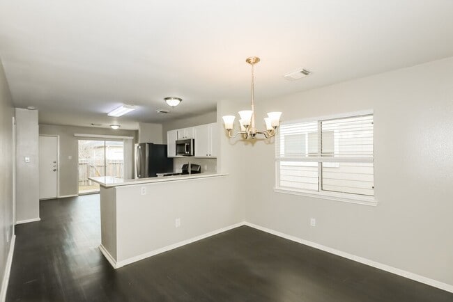 Photo - 6154 Settlers Lake Cir E