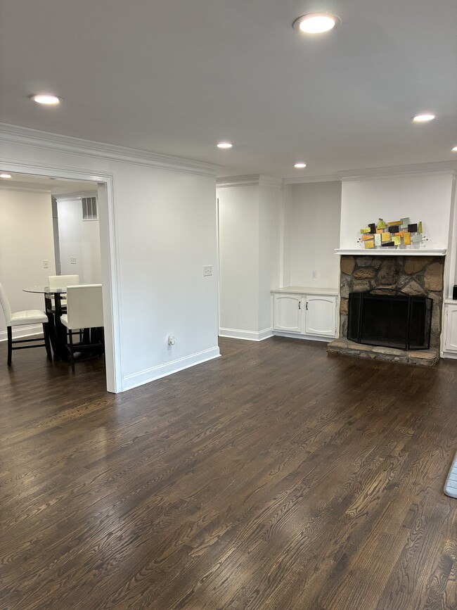 Photo - 1744 Woodcliff Pl NE