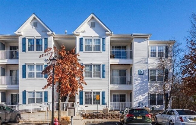 Photo - 1335 Waterford Dr