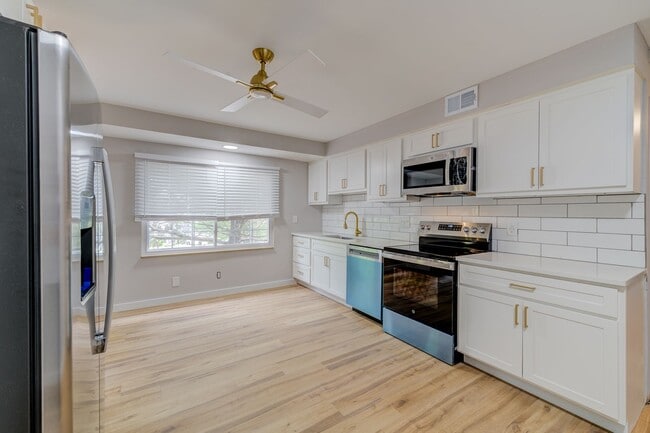 Brand New Renovated 2 bedroom in Arnold - Brand New Renovated 2 bedroom in Arnold Apartment Unit 7- 2387 Ridgecrest