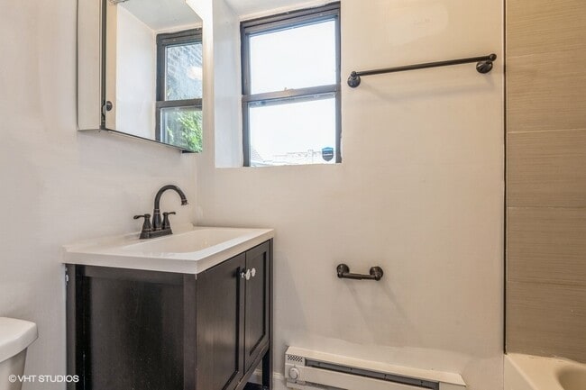 Photo - 1430 N Dearborn Pkwy Unit 302