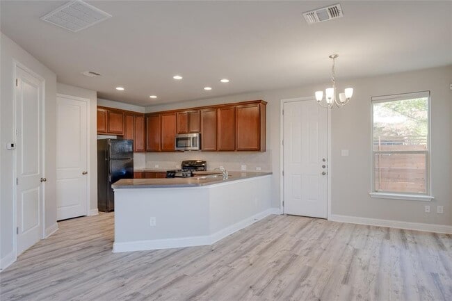 Photo - 5701 Cougar Dr