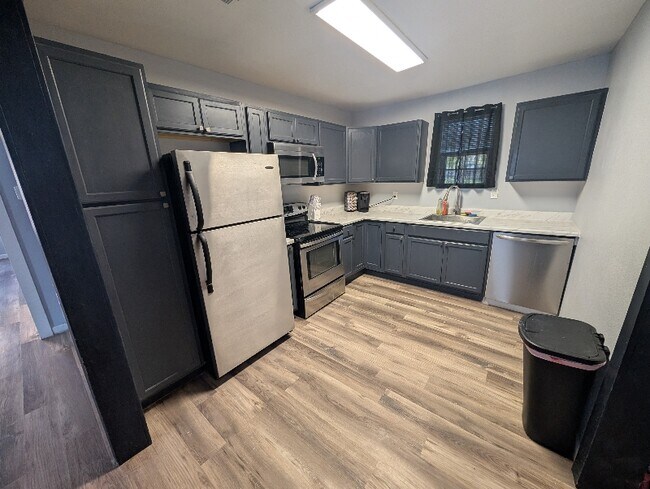 Photo - 1404 Wood St