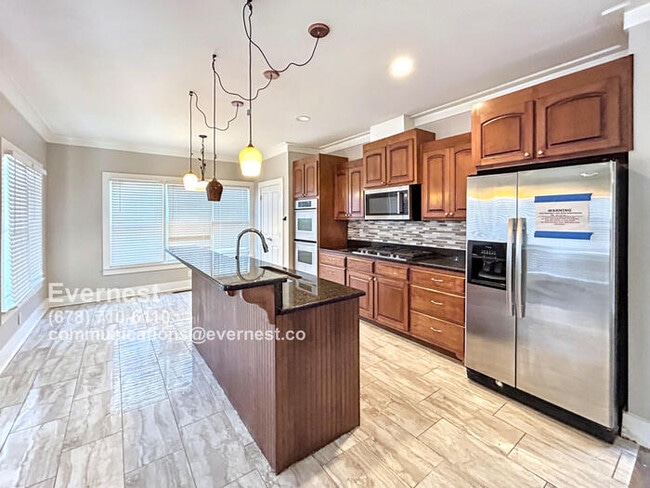 Photo - 3559 Victoria St