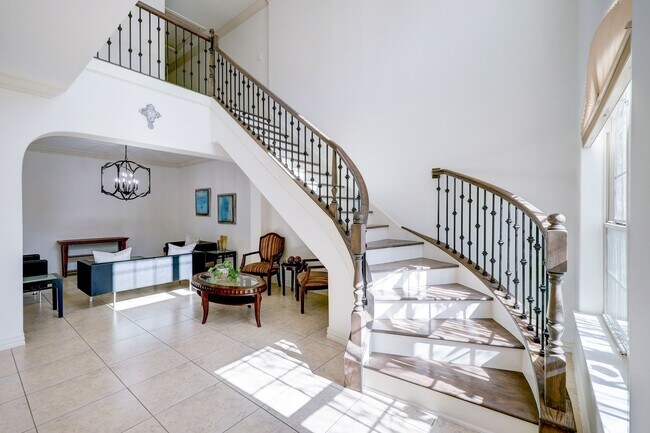 Building Photo - 14470 Summerleaf Ln