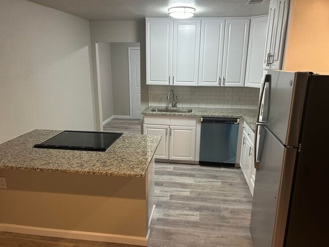 Photo - 7427 Windhaven Rd