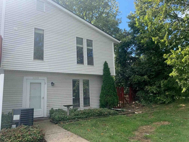 Building Photo - 4243 Briarwood Dr