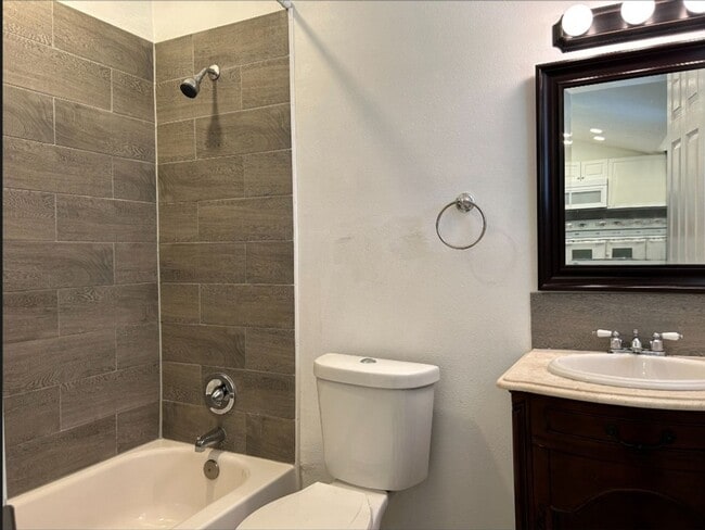 Photo - 417/419 Ave B NE Unit 419