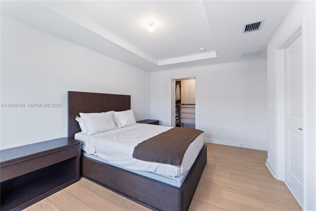 Photo - 5025 SW 37th St