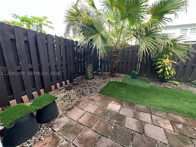 1854 SW 81st Terrace