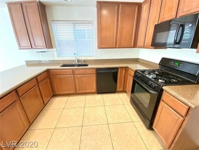 Photo - 8869 Skyline Peak Ct