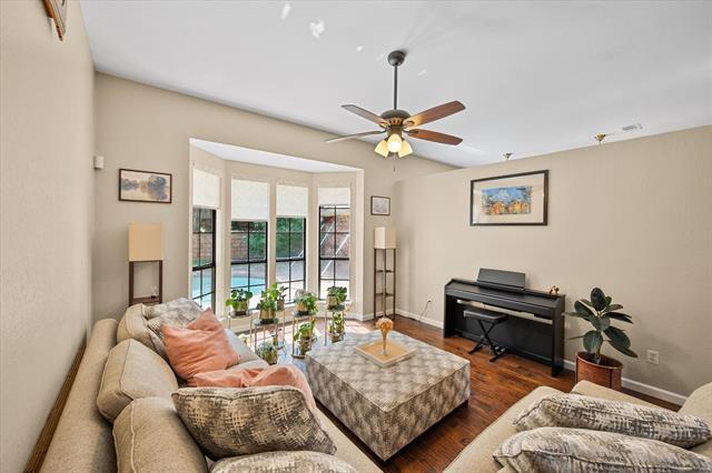 Photo - 4137 Mapleridge Dr