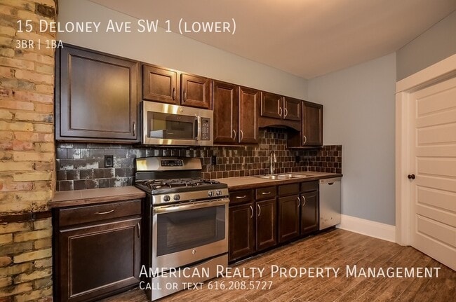 Photo - 15 Deloney Ave SW