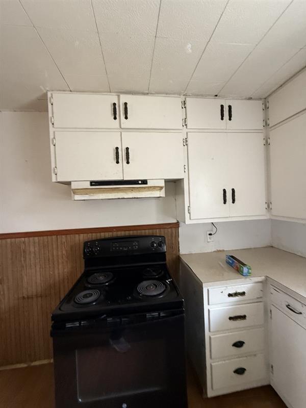 Photo - 611 E 5th St