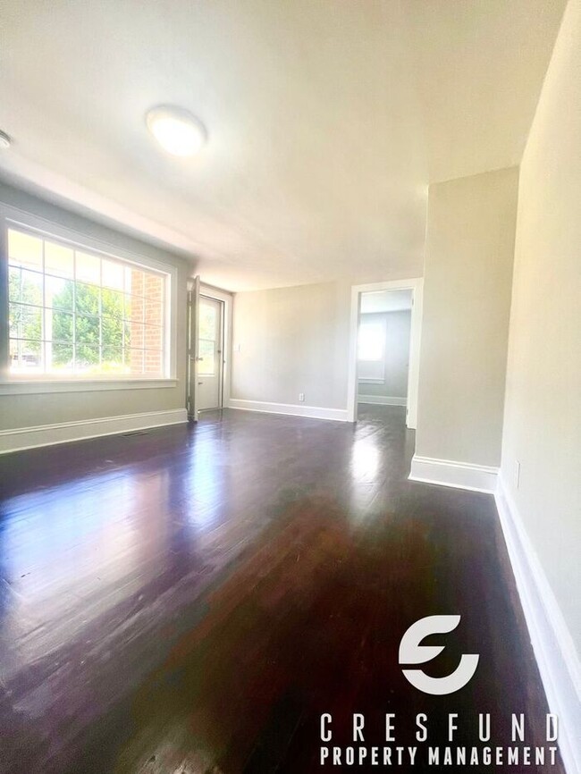 Photo - 3 Bedroom, 1 Bath with Fresh and Modernize...