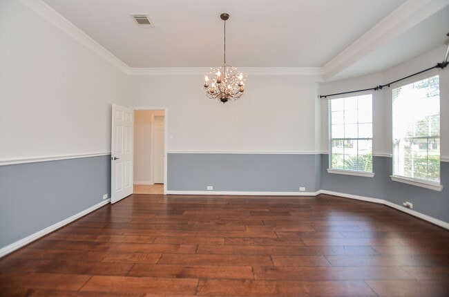 4315 Village Forest Dr