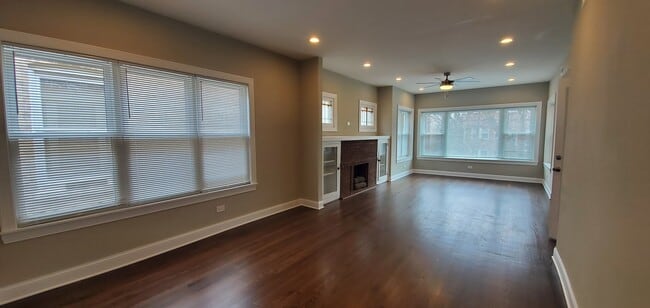 Photo - 4138 W Barry Ave Unit 2