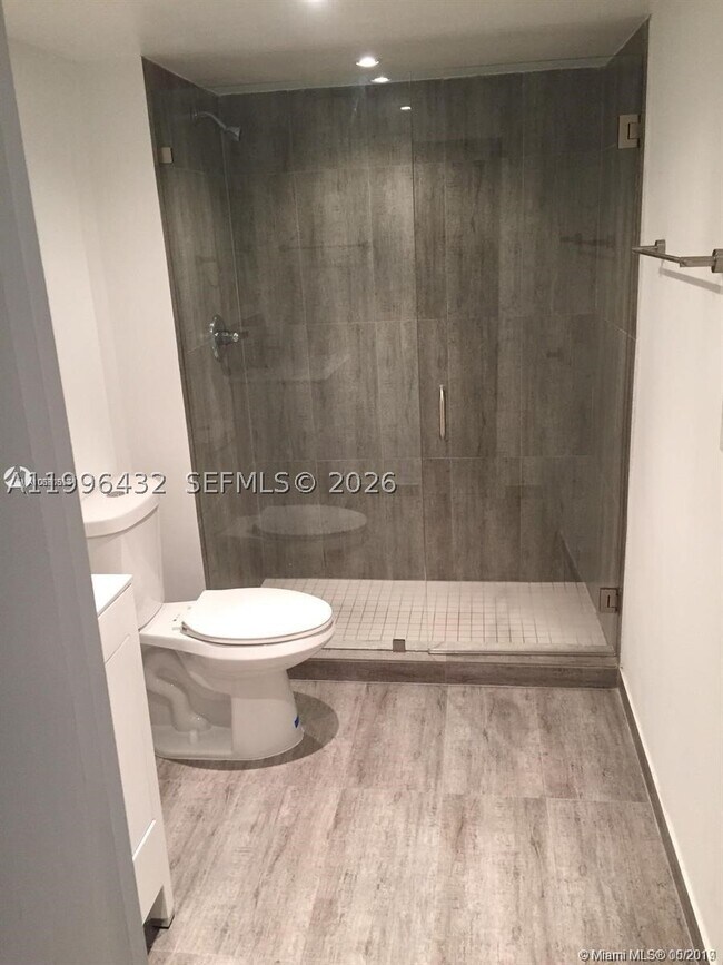 Building Photo - 4600 NW 79th Ave Unit 1B