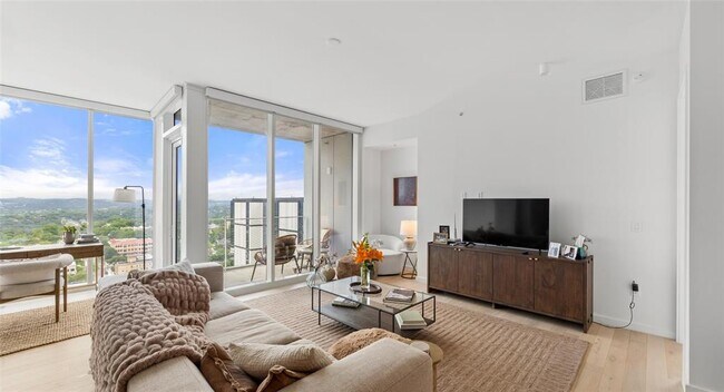 Photo - 313 W 17th St Unit 1804