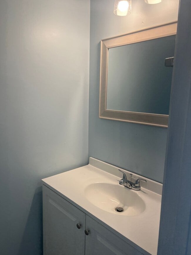 Photo - UPDATED 2 BEDROOM TOWNHOUSE WITH COMMUNITY POOL