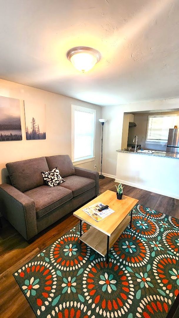 Photo - Furnished 1 Bed 1 Bath Apt in Linwood Plac...