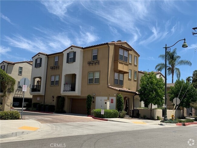 Building Photo - 636 S Gladys Ave Unit A Rental