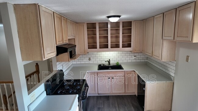Photo - 6345 N Randwick Rd