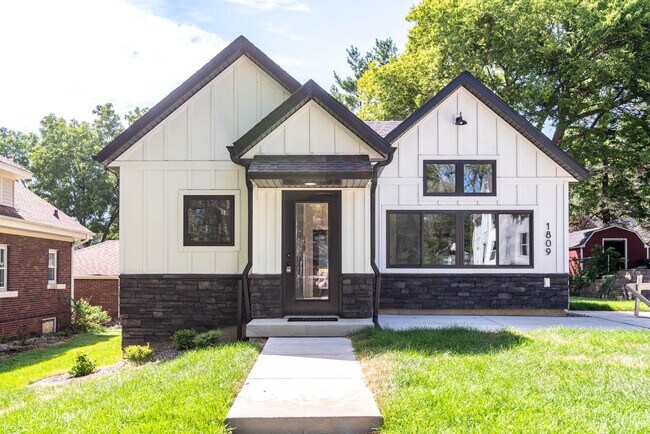 Tiny Home in Cedar Falls - Tiny Home in Cedar Falls