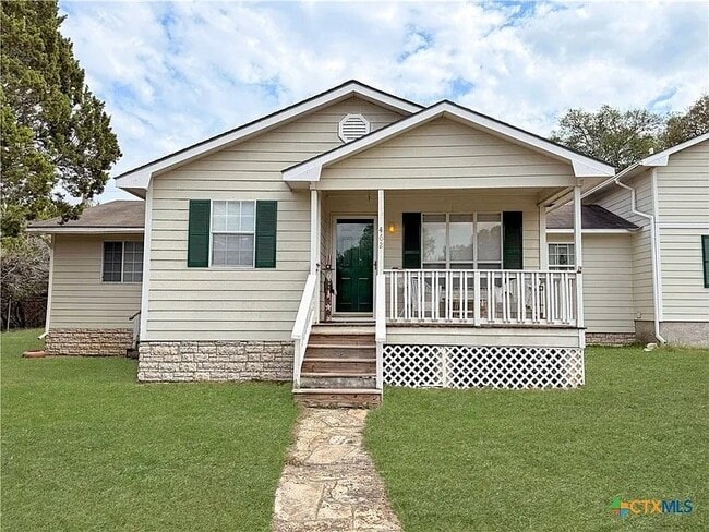 Photo - 462 Flatrock Dr