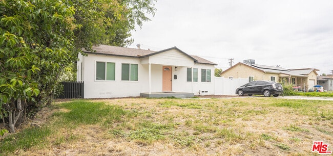 Photo - 4555 N Acacia Ave