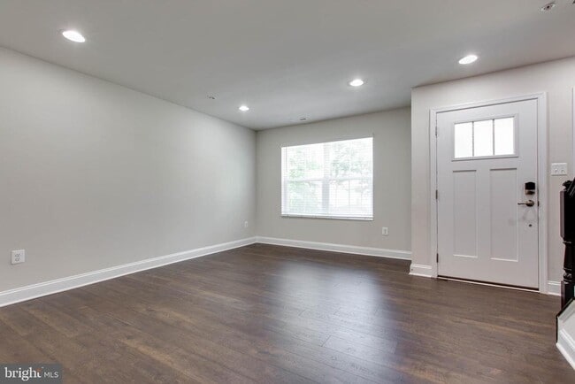 Photo - 7110 Druce Way