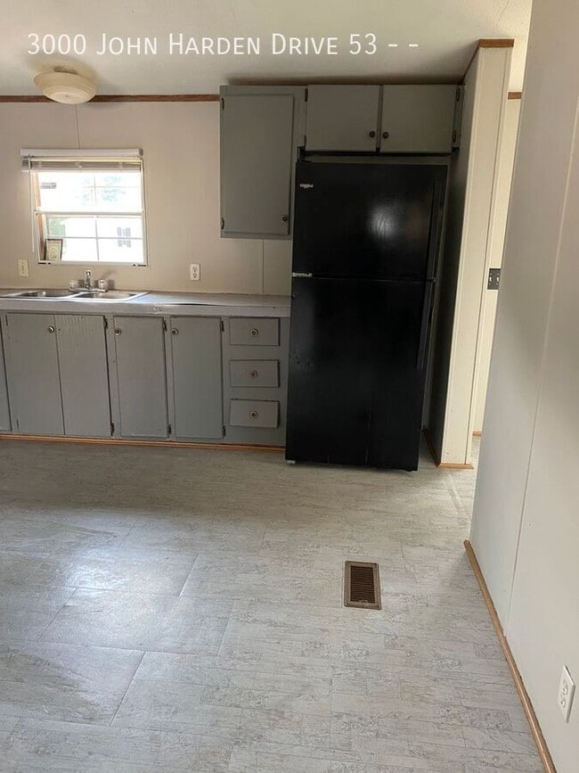 Photo - 3000 John Harden Dr