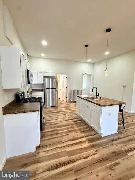 Photo - 1906 49th St