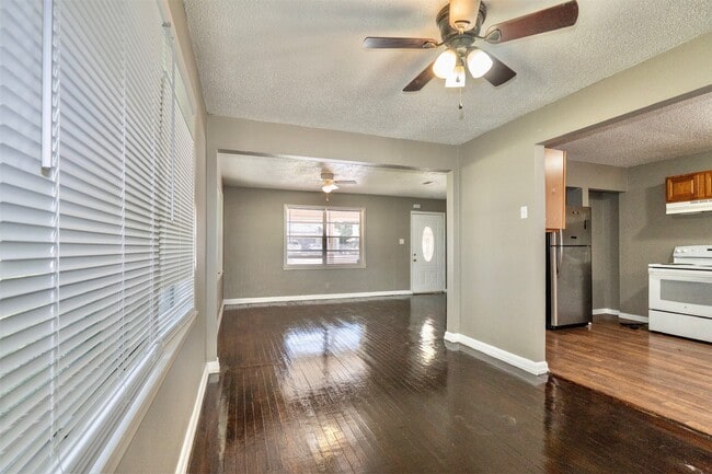 Photo - 2109 Jeridona St