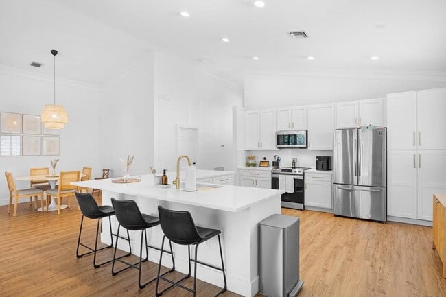 Building Photo - 2887 N Bight Rental