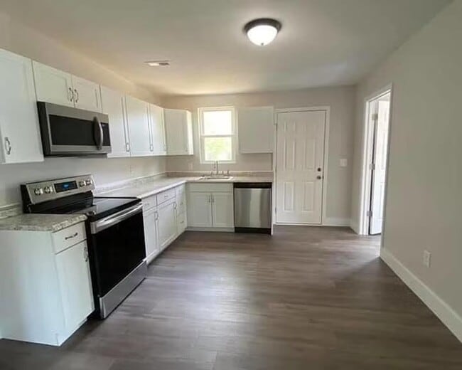 Photo - Renovated open floor plan!