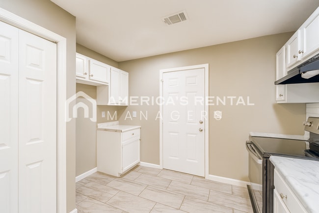 Photo - 288 Smith Ln